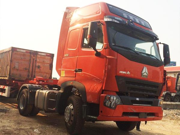 Xe đầu kéo Howo Sinotruck 1 cầu