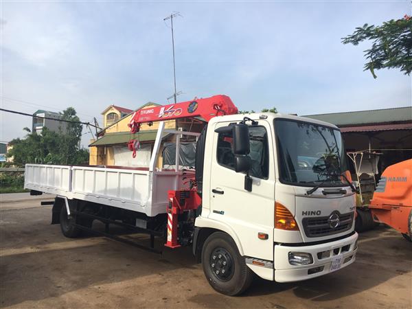 XE TẢI HINO FC9JLTC GẮN CẨU UNIC UR-V374 (3 TẤN 4 ĐỐT)