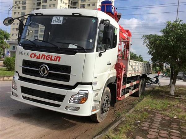 Xe tải Dongfeng 3 chân gắn cẩu Unic 12 tấn