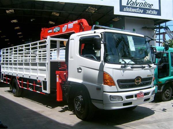 Xe tải Hino FG8 JPSL gắn cẩu tự hành Unic 5 tấn