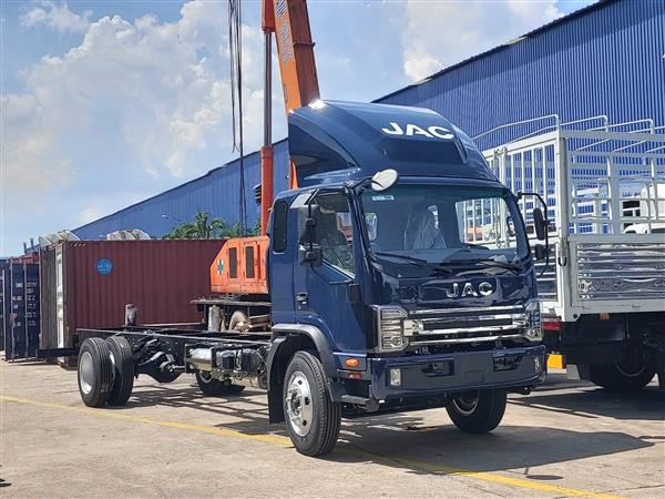 XE JAC N900 PLUS E5 NÂNG ĐẦU CHỞ MÁY CÔNG TRÌNH ĐỜI 2025